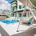 Nyaraló Beach Front Home In Split With Sauna Split