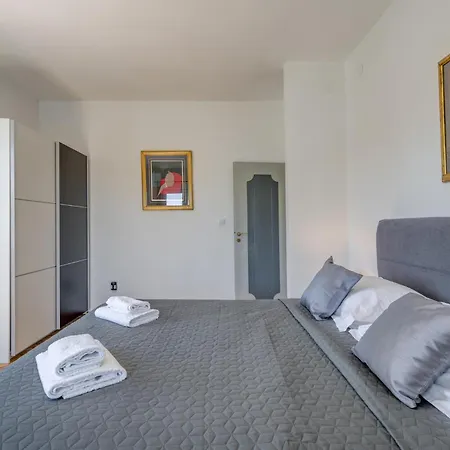 Awesome In With Sauna Split