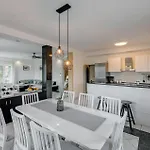 Casa vacanze Beach Front Home In Split With Sauna