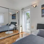 Beach Front Home In Split With Sauna Casa vacanze *