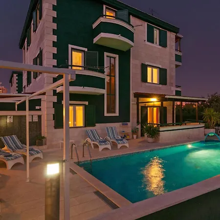 Awesome In With Sauna * Спліт