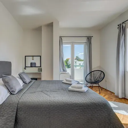 Awesome In With Sauna בית נופש ספליט