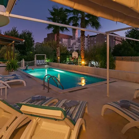 Awesome In With Sauna Спліт